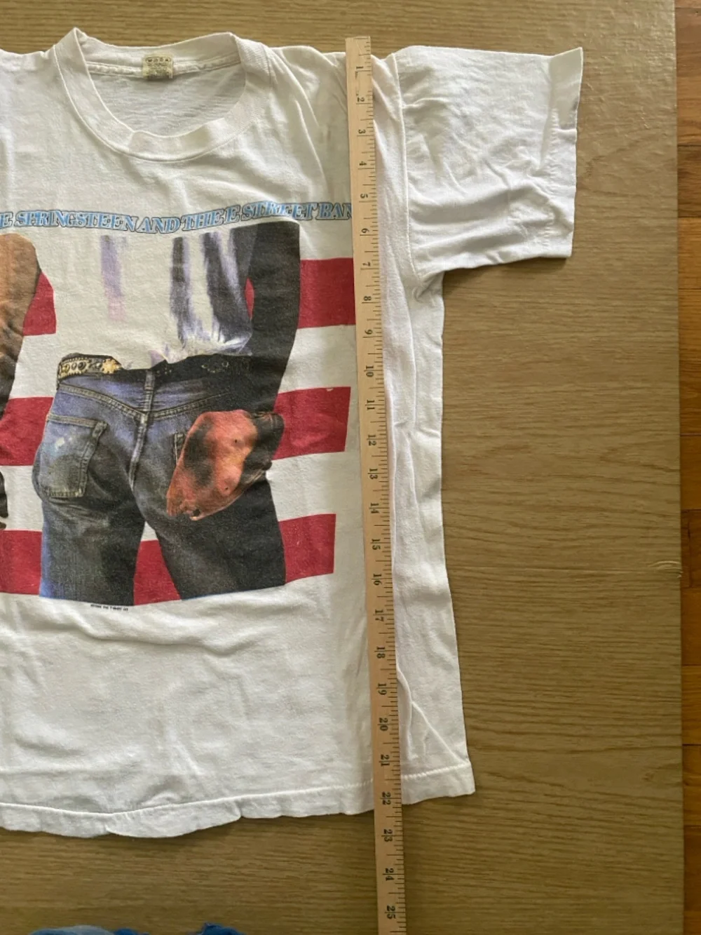 VINTAGE BRUCE SPRINGSTEEN CONCERT WHITE TEE SIZE MEDIUM, PRELOVED 1984-1985 - Picture 10 of 16